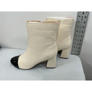 Womans Ankle Boots Ivory Black Accent Side Zip Block Heel 7.5 Almond Toe NWOT